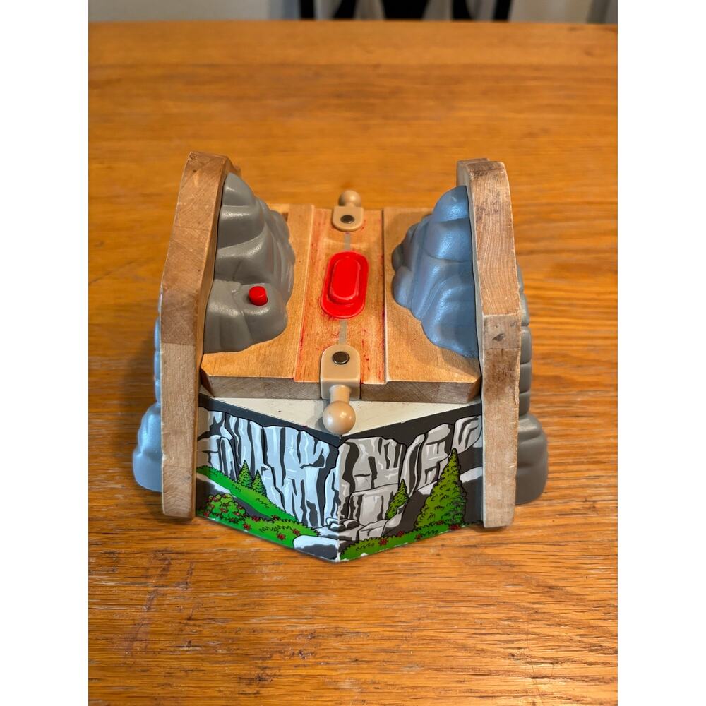 Thomas the Tank & Friends Wooden Railway Train Mountain Overpass Tunnel Bridge